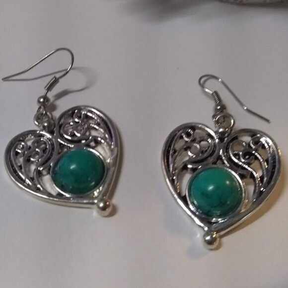 Southwest Style Filigree Heart Shaped Earrings - Picture 3 of 3